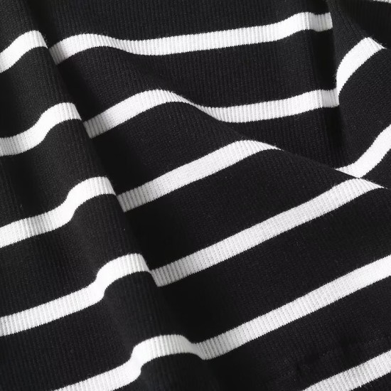 Large U-neck black and white striped vest T-shirt Large U-neck black and white striped vest T-shirt