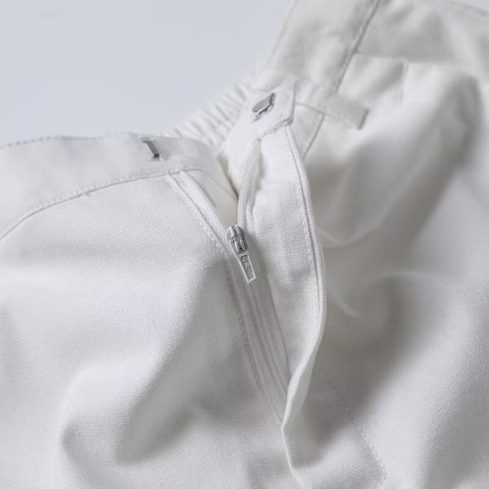 Mid-rise commuter shorts