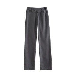 Fashionable straight trousers for commuting